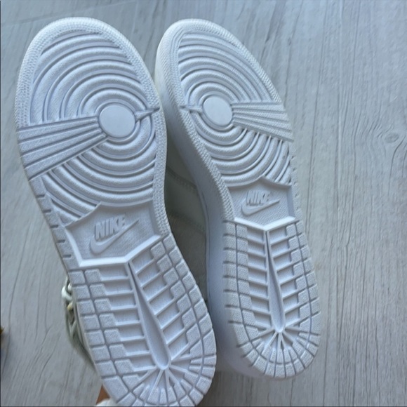 Nike Air Jordan limited edition X revolve - Picture 6 of 6